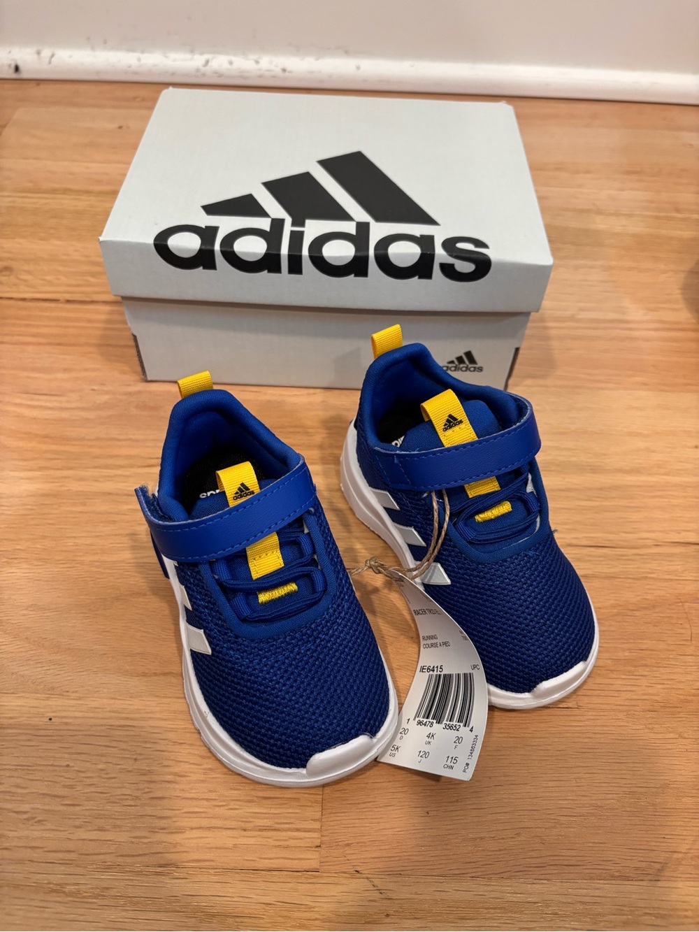 Adidas Racer TR23 infant sneakers in  blue/white/yellow size 5K New in box